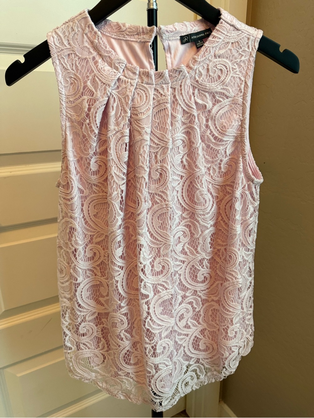 Adrianna Papell Light Pink/Lavender Lace Sleeveless Blouse